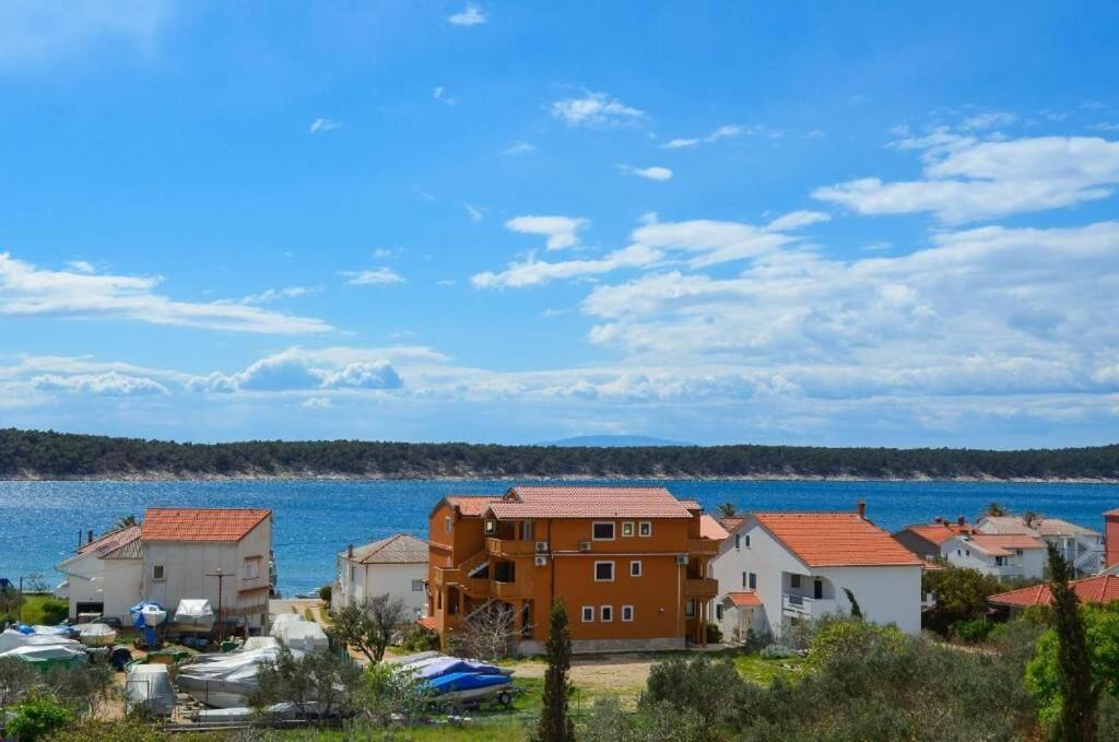 Apartments Jasmin Barbat na Rabu Exterior foto